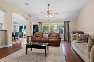 403 Creek Point Ln, Arlington, TX 76002 - Photo 4