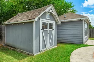 403 Creek Point Ln, Arlington, TX 76002 - Photo 24