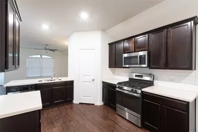 905 Silverbell Street, Princeton, TX 75407 - Photo 2