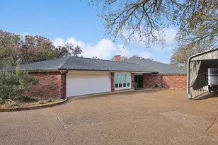 26 Horseshoe Dr, Highland Village, TX 75077 - Photo 4