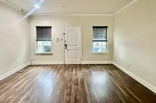 310 S Justin Ave, Dallas, TX 75211 - Photo 2
