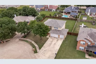 218 Jacob Court, Glenn Heights, TX 75154 - Photo 2