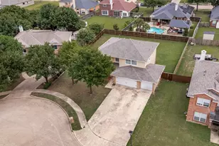 218 Jacob Ct, Glenn Heights, TX 75154 - Photo 2