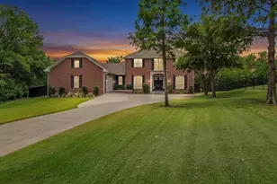 2506 Oakbrook Circle, Sherman, TX 75092 - Photo 2