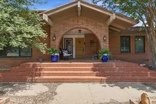 904 W Belknap St, Jacksboro, TX 76458 - Photo 2