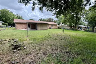 2411 Woodlawn Dr, Ennis, TX 75119 - Photo 20