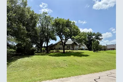 110 Pecan Valley Lane, Waxahachie, TX 75165 - Photo 4