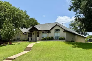 110 Pecan Valley Ln, Waxahachie, TX 75165 - Photo 1