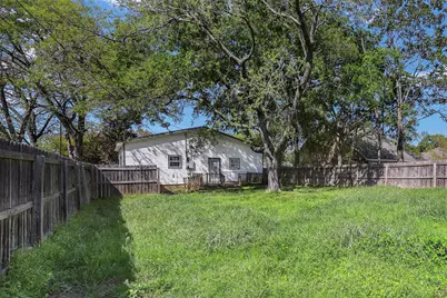 1130 W Day Street, Denison, TX 75020 - Photo 16