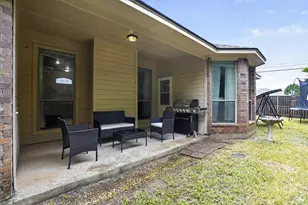 1301 Hyde Park Blvd, Cleburne, TX 76033 - Photo 4