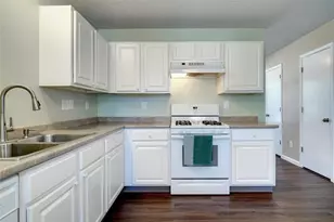 1703 Creekpoint Dr, Lewisville, TX 75067 - Photo 14