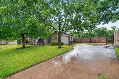 813 Cardinal Ridge Road, Burleson, TX 76028 - Photo 2