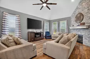 813 Cardinal Ridge Rd, Burleson, TX 76028 - Photo 8