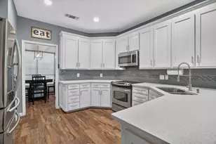 813 Cardinal Ridge Rd, Burleson, TX 76028 - Photo 12