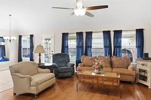 4601 Carlton Dr, Garland, TX 75043 - Photo 8