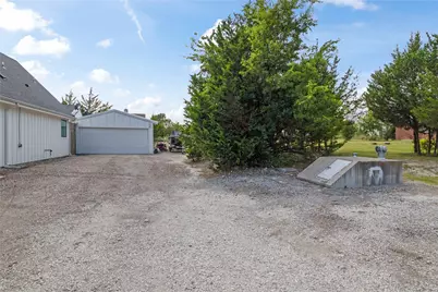 303 Cates Road, Van Alstyne, TX 75495 - Photo 4