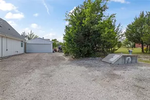 303 Cates Rd, Van Alstyne, TX 75495 - Photo 4