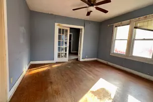 3831 Wilder St, Dallas, TX 75215 - Photo 2