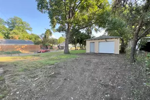 3831 Wilder St, Dallas, TX 75215 - Photo 12