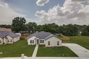 2013 Bois D' Arc Dr, Bonham, TX 75418 - Photo 1