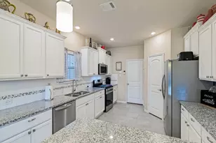 9809 Timber Wolf Ln, McKinney, TX 75071 - Photo 4