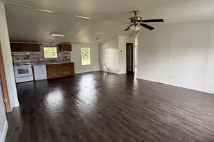 2517 Willow Oak Ln, Burleson, TX 76028 - Photo 2