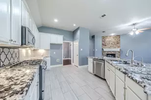 1717 Lake Eden Dr, Euless, TX 76039 - Photo 6