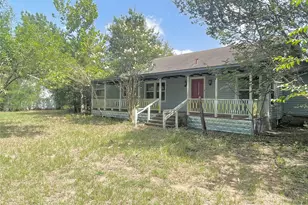 802 Gardner Dr, Palestine, TX 75803 - Photo 1