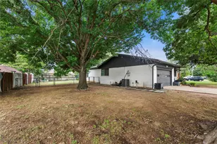 8128 Newman Dr, North Richland Hills, TX 76180 - Photo 4
