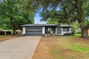 8128 Newman Dr, North Richland Hills, TX 76180 - Photo 2