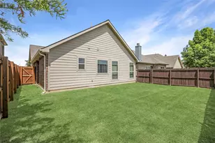 300 Black Bear Dr, McKinney, TX 75071 - Photo 2