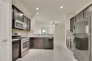 300 Black Bear Dr, McKinney, TX 75071 - Photo 10