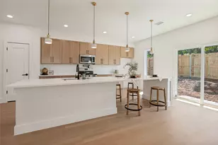 419 N Denley Dr, Dallas, TX 75203 - Photo 8