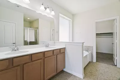 211 Copper Canyon Drive, Lewisville, TX 75067 - Photo 16