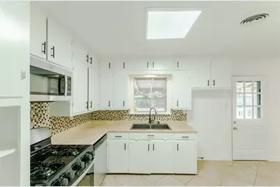 816 S Burdette Avenue, Sherman, TX 75090 - Photo 8