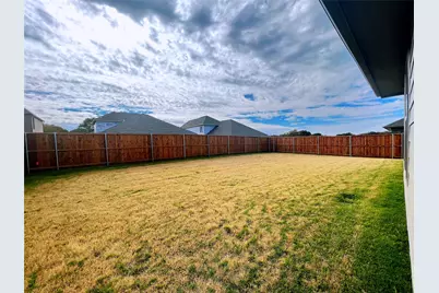 553 Meadow Run Drive, Van Alstyne, TX 75495 - Photo 32