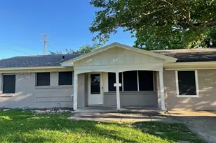 102 Roma Dr, Garland, TX 75041 - Photo 2