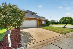 9717 Lea Shore Ct, Fort Worth, TX 76179 - Photo 2