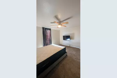 556 E Avenue J #B, Grand Prairie, TX 75050 - Photo 16