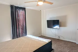 556 E Avenue J, Grand Prairie, TX 75050 - Photo 16