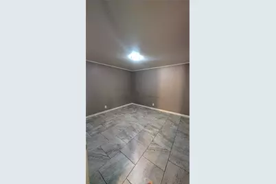 556 E Avenue J #B, Grand Prairie, TX 75050 - Photo 10