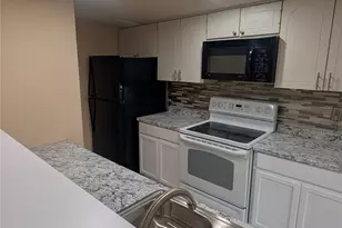 556 E Avenue J, Grand Prairie, TX 75050 - Photo 4