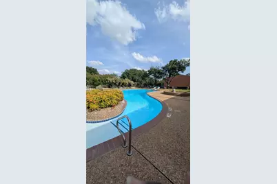 556 E Avenue J #B, Grand Prairie, TX 75050 - Photo 24