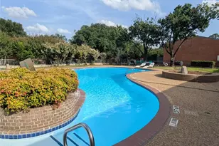 556 E Avenue J, Grand Prairie, TX 75050 - Photo 24