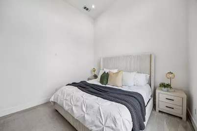 2611 Hondo Avenue #102, Dallas, TX 75219 - Photo 12