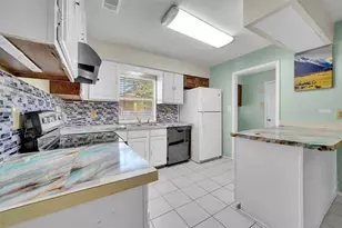 1021 Alexandria Ave, Garland, TX 75040 - Photo 10