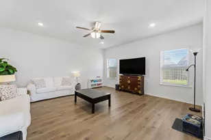 301 Willowmore Dr, Little Elm, TX 75068 - Photo 12