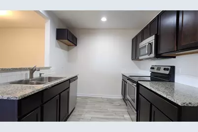 931 Robineta, Gunter, TX 75058 - Photo 2