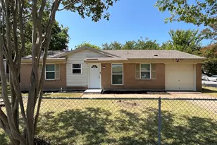 13020 Spring Oak Dr, Balch Springs, TX 75180 - Photo 2