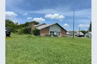 2302 Live Oak Street, Commerce, TX 75428 - Photo 2